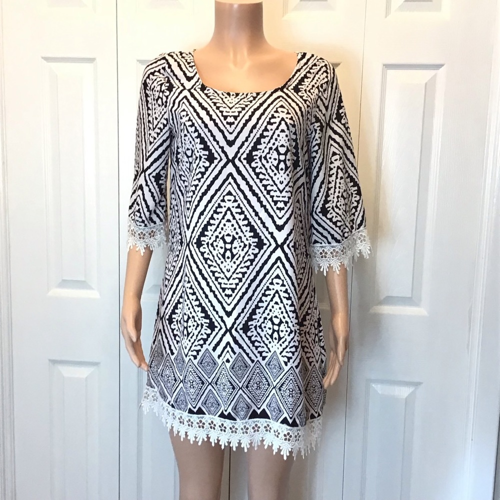 NWOT SI Avance Womens Black & White Lace Trim Mini Shift Dress Size Medium